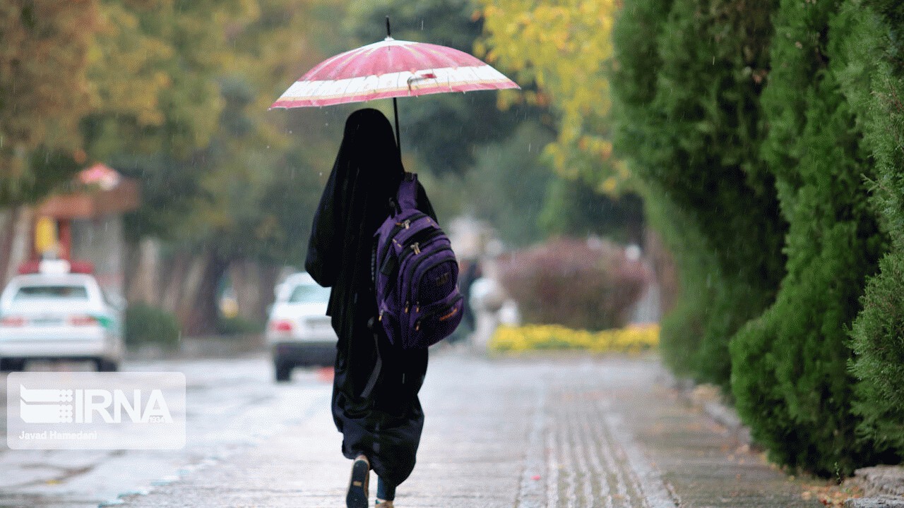استمرار بارندگی در مازندران با کاهش دمای آب‌ دریای خزر