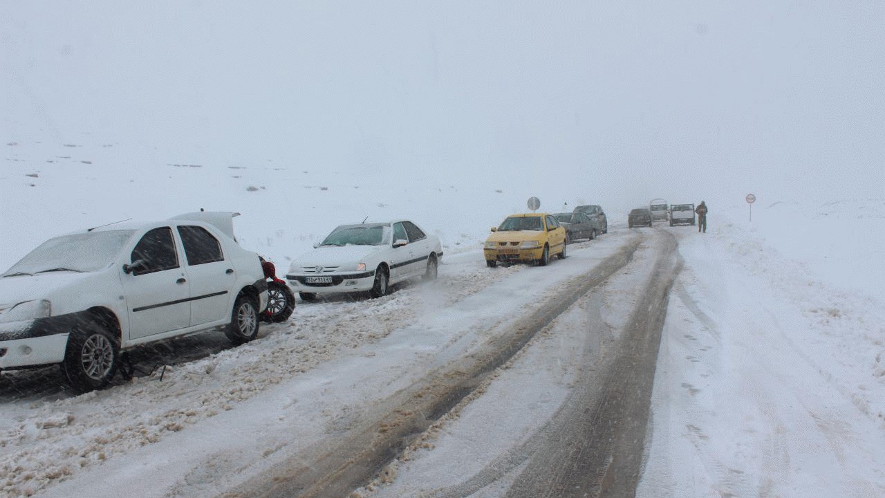 اسکان اضطراری یکهزار و ۱۴۸ نفر مسافر زمستانی متاثر از برف و کولاک