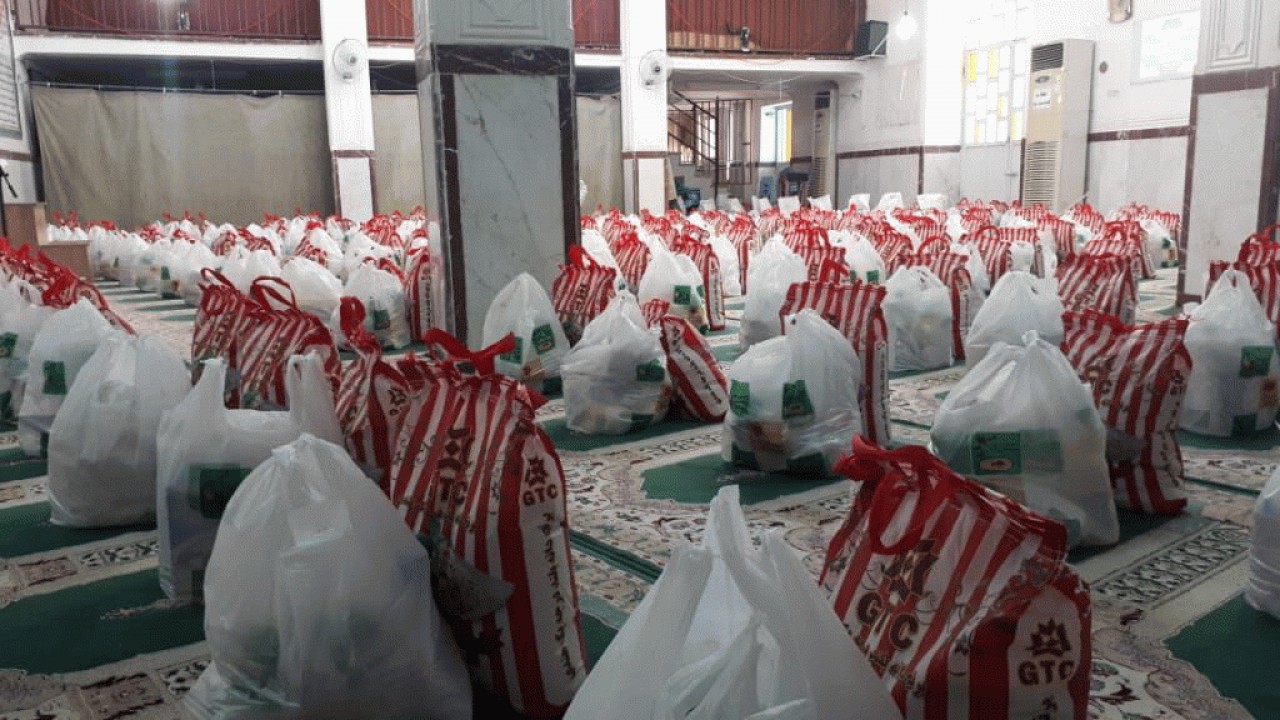 توزیع 6 هزار غذای متبرک حضرتی بین بیماران کرونایی