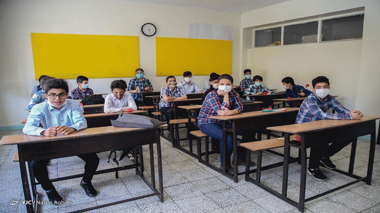 حضوری شدن مدارس بالای ۳۰۰ نفر مازندران در نیمه دوم آبان‌ماه