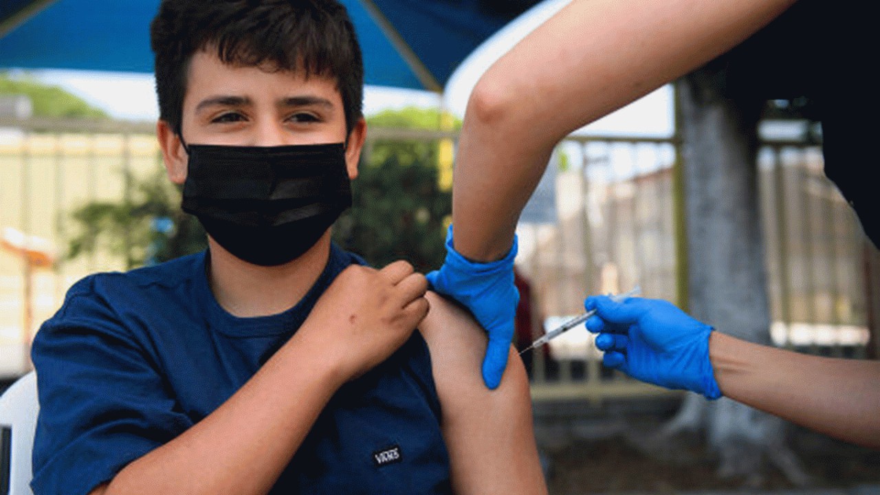 واکسینه شدن ۱۵۵ هزار دانش‌آموز مازندرانی