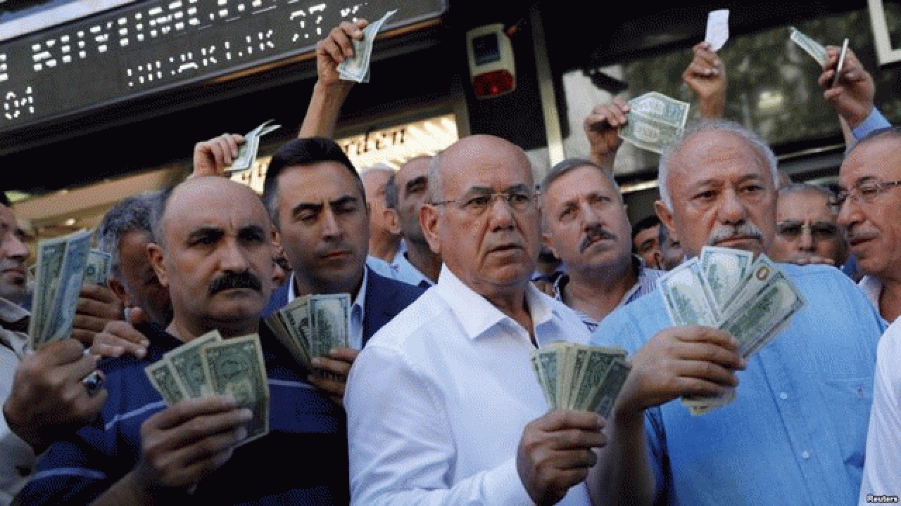 چرا بازار ارز در ترکیه از کنترل خارج شد؟