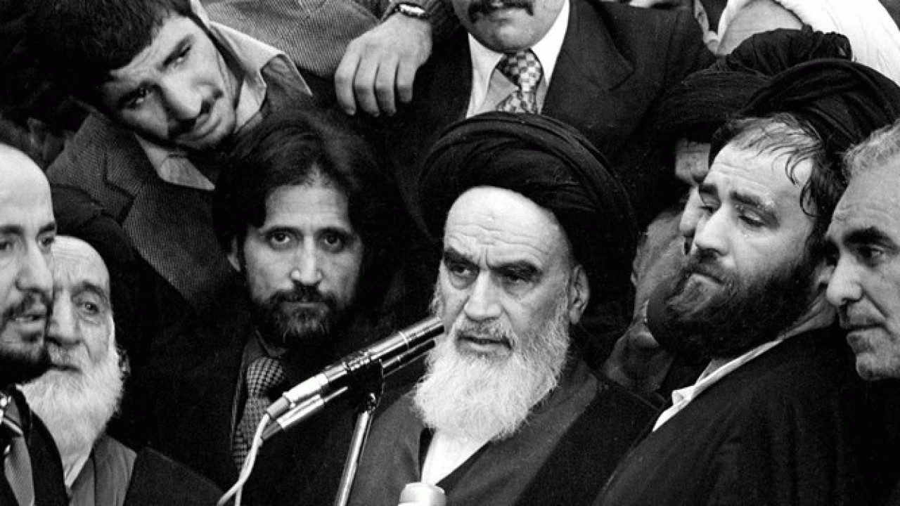 روایتی از قرارگاه محافظان امام خمینی در بهمن 57