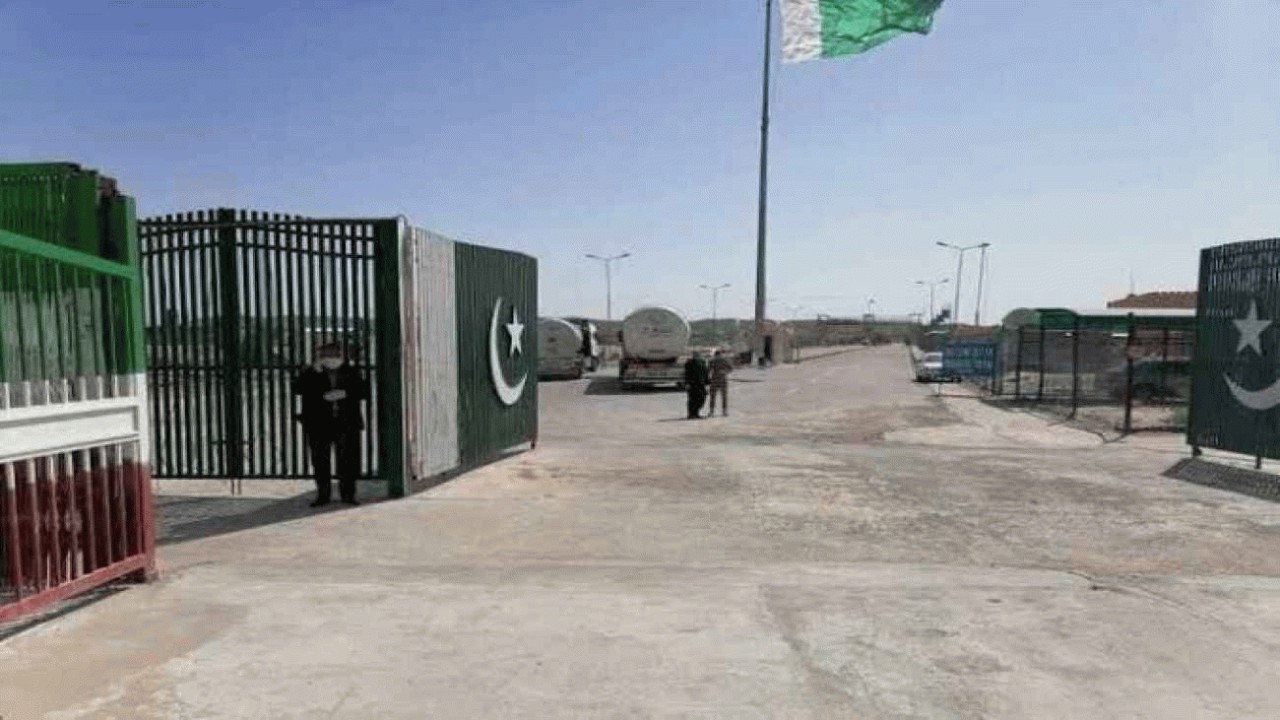 مرز ایران و پاکستان دیوارکشی می‌شود