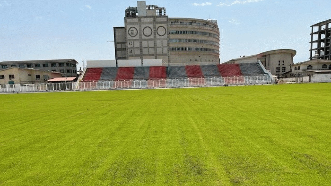 آماده سازی ورزشگاه شهید وطنی پیش از آغاز لیگ بیست‌ودوم