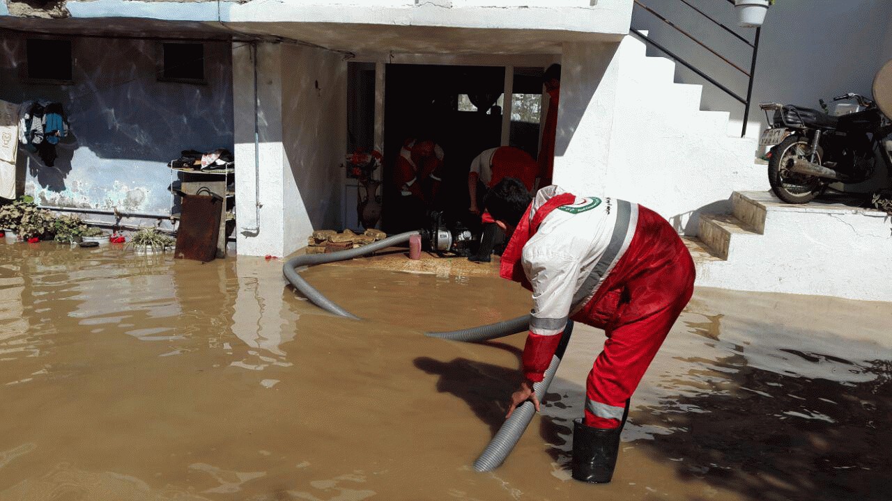 امداد رسانی هلال احمر مازندران به بیش از ۴هزار نفر از آسیب دیدگان سیلاب