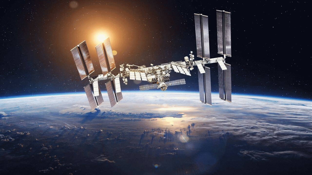 ماهواره «خیام» به فضا پرتاب می‌شود