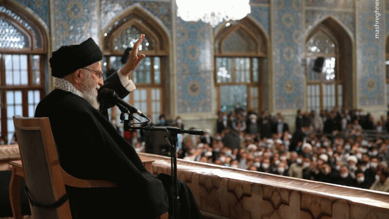 منظور دشمن از دگرگونی تغییر هویت جمهوری اسلامی است
