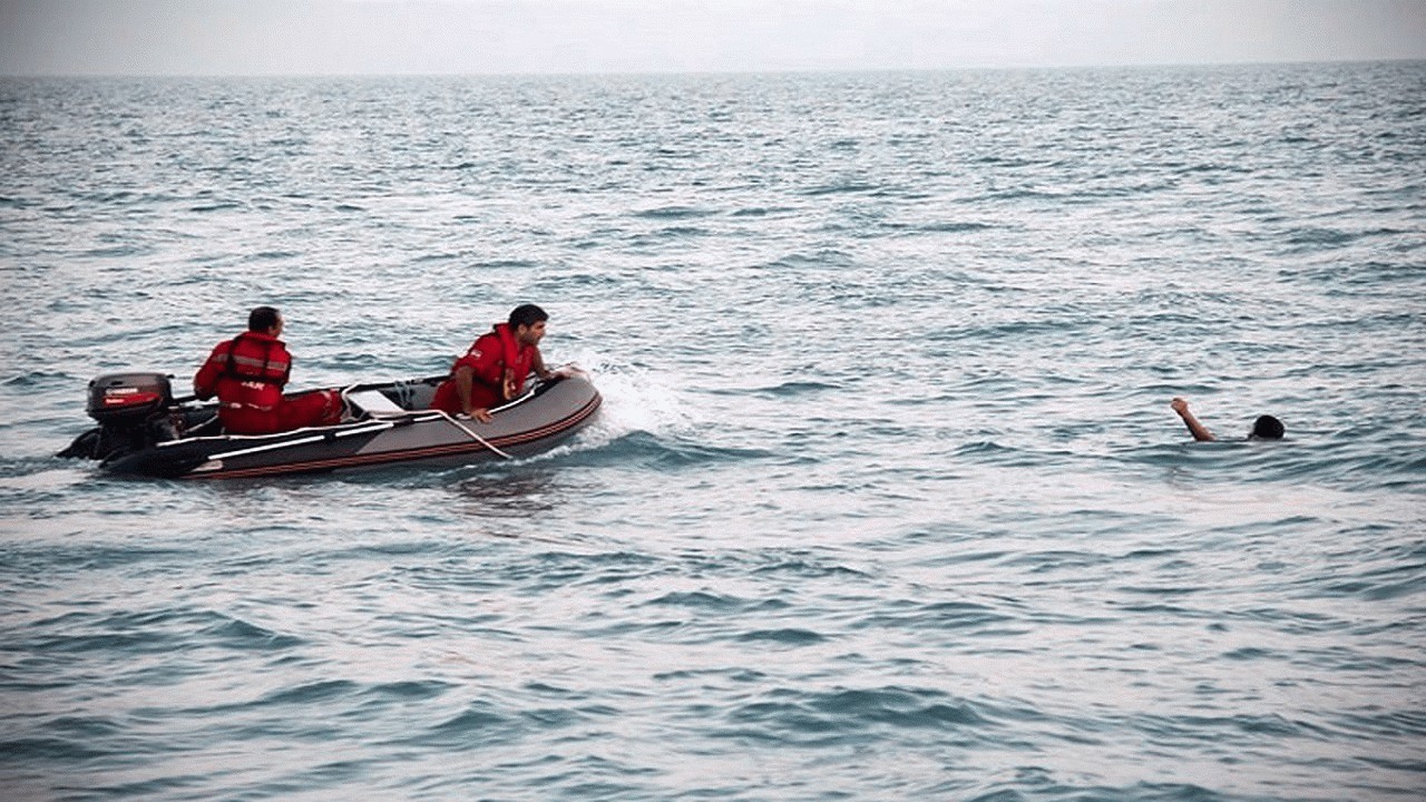 بیش 1200نفر از مرگ حتمی در سواحل مازندران نجات یافتند
