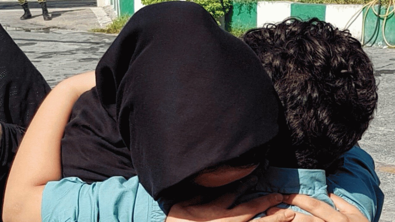 کودک گمشده در عباس آباد به آغوش مادر بازگشت