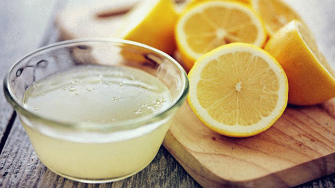 چگونه می توان آب لیمو را بدون خراب کردن دندان ها نوشید؟